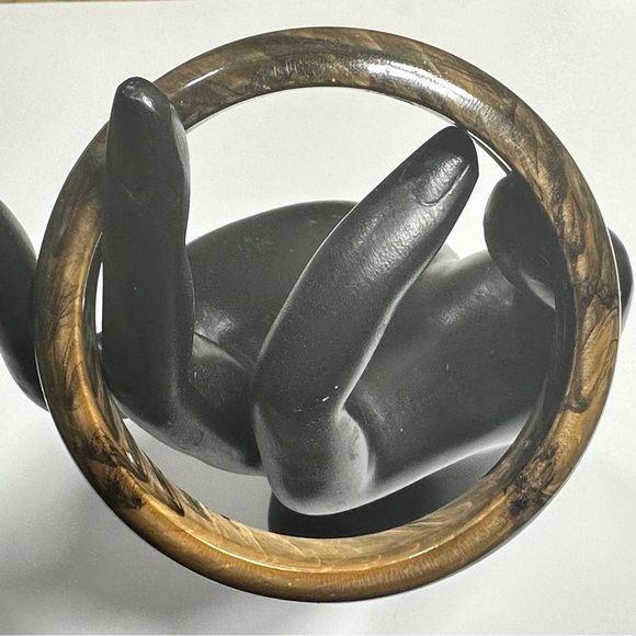 Brown & Beige Swirled Bangle Bracelet Plastic Retro Earthy Colors - Picture 1 of 6